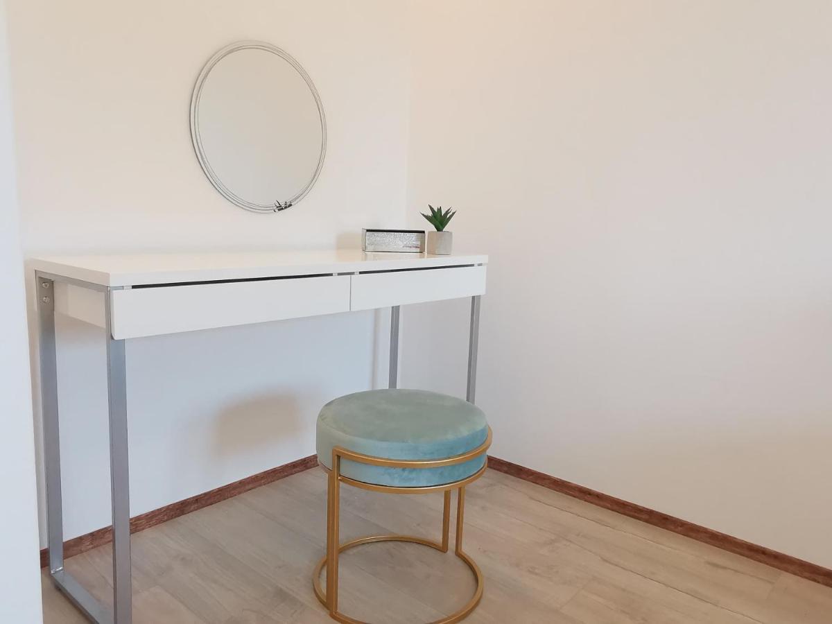 PUY Apartment Pineta With Terrace & Park Wood View מראה חיצוני תמונה