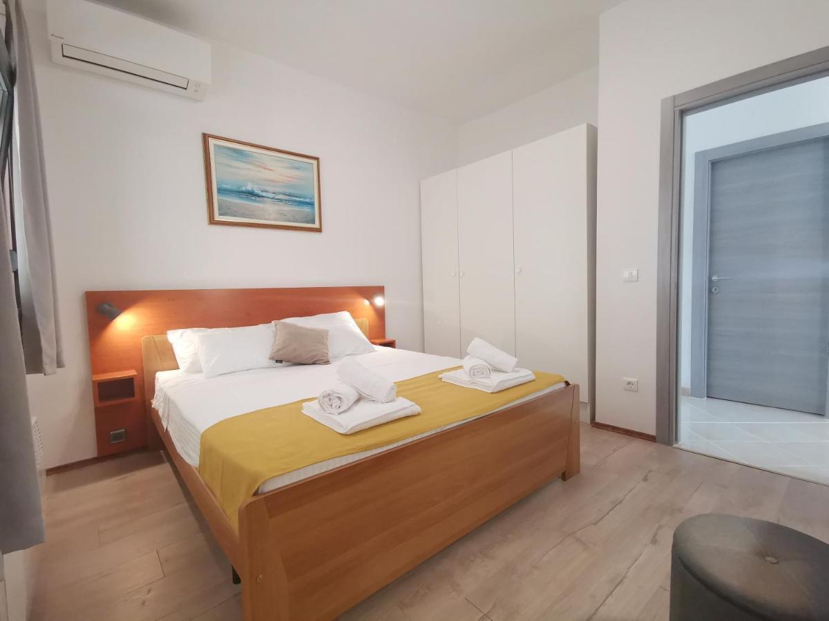 PUY Apartment Pineta With Terrace & Park Wood View מראה חיצוני תמונה