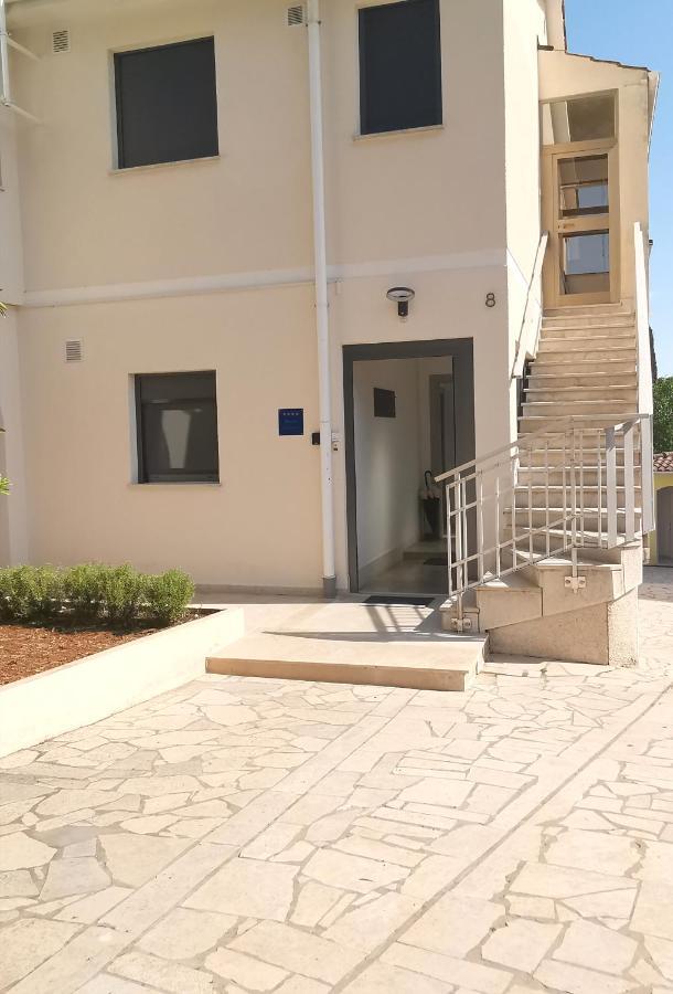 PUY Apartment Pineta With Terrace & Park Wood View מראה חיצוני תמונה