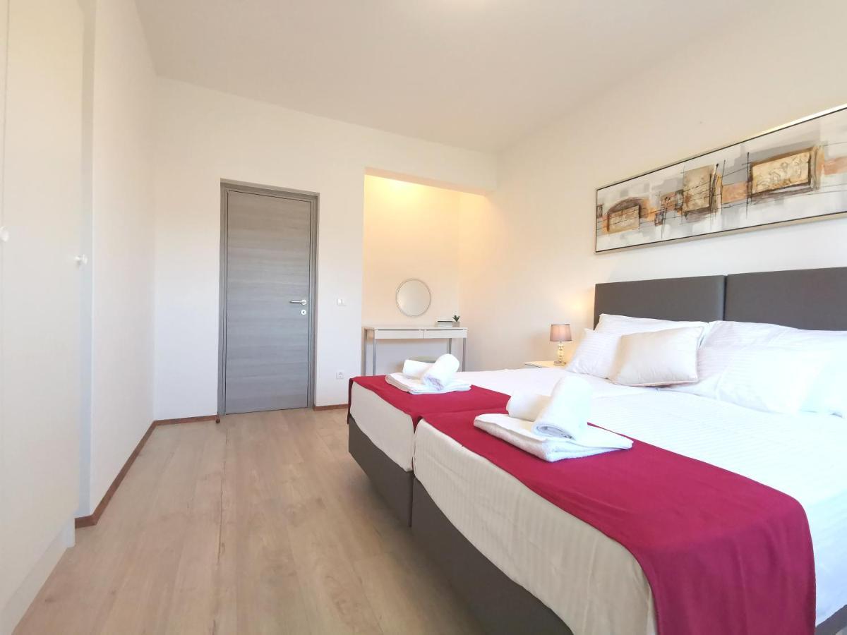PUY Apartment Pineta With Terrace & Park Wood View מראה חיצוני תמונה