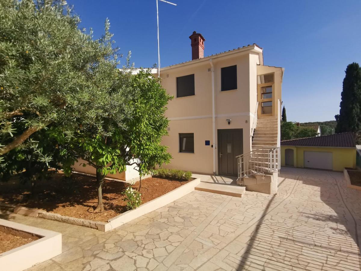 PUY Apartment Pineta With Terrace & Park Wood View מראה חיצוני תמונה